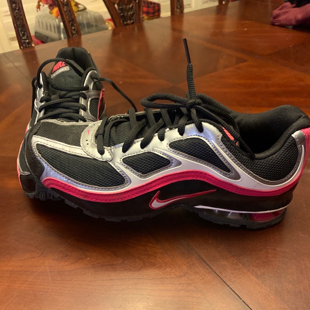 Nikes size 9.5